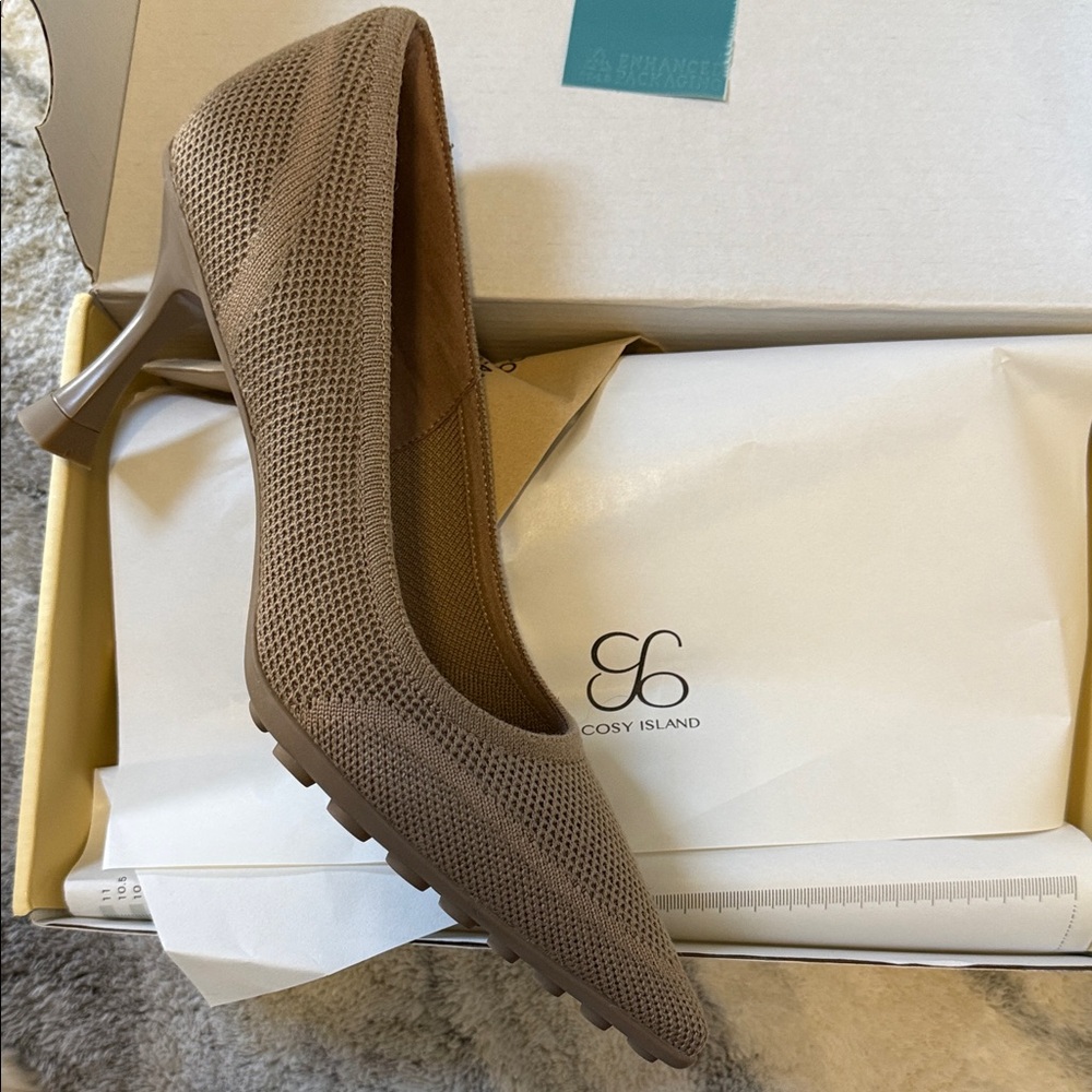 Cosy Island Women's Apricot Heels